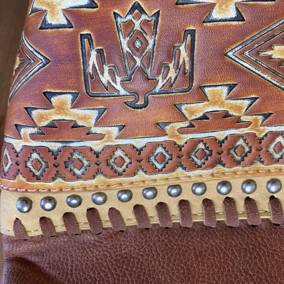 Montana West Purse Bag Brown Aztec Southwest Embossed Rivets Great Condition - Picture 4 of 16